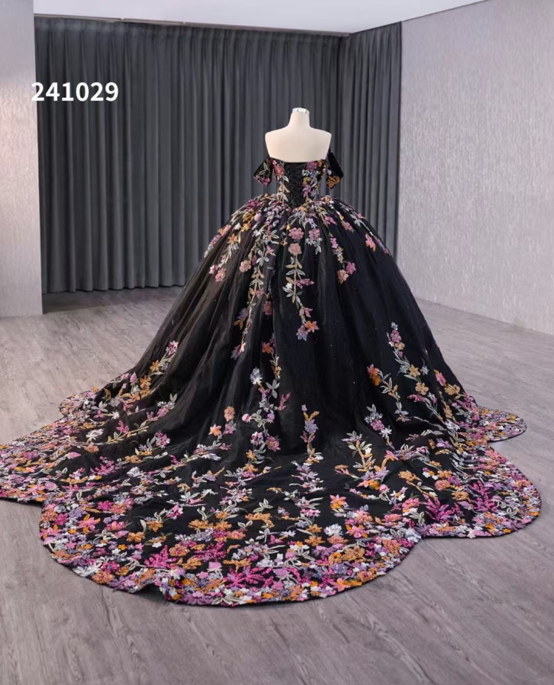 Luxury Model Flower Black Sweep Strain Ball Gown Quinceanera Dress 241029