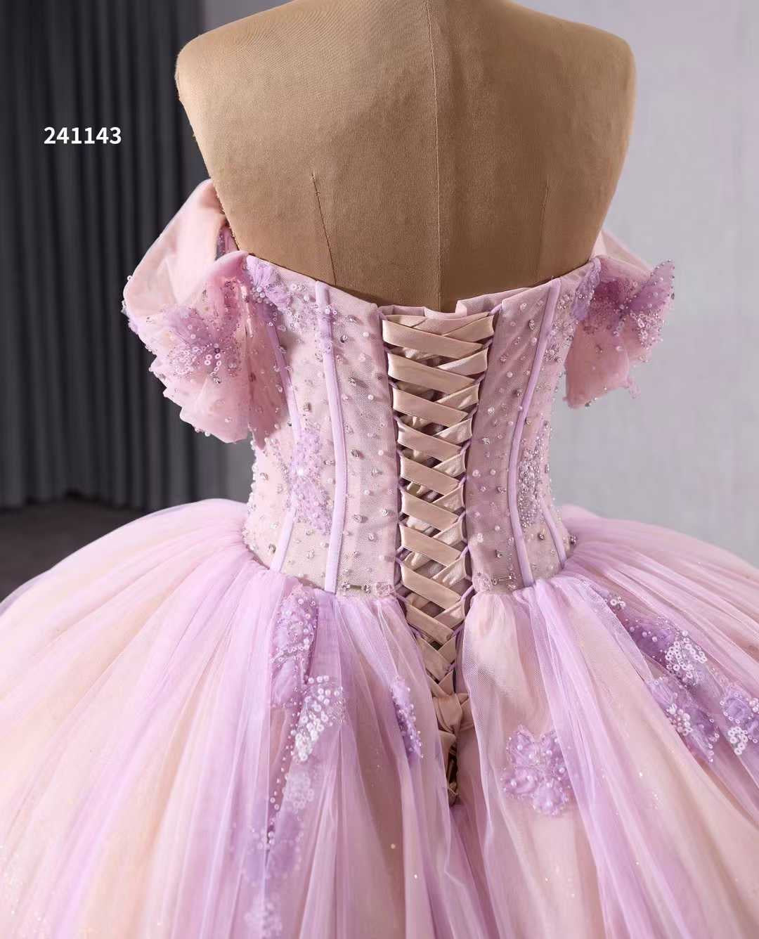 Luxury Model Sweetheart Bow Tiered Long Ball Gown Quinceanera Dress 241143