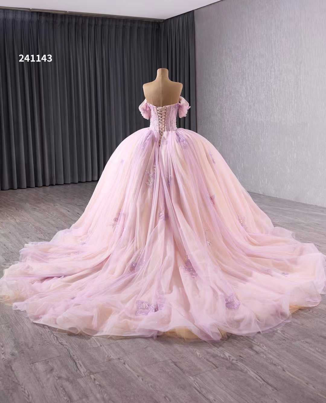 Luxury Model Sweetheart Bow Tiered Long Ball Gown Quinceanera Dress 241143