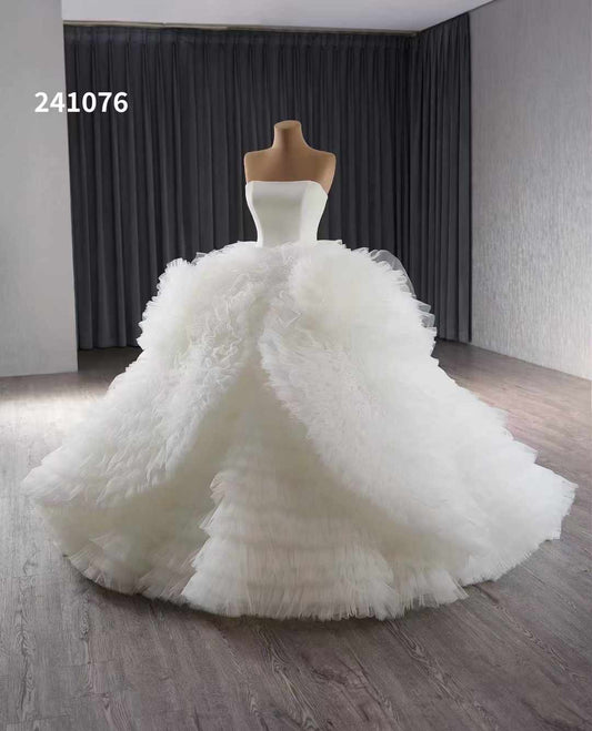 Luxury Model Ball Gown Sleeveless Wedding Dresses Tiered Lace Up Bridal Dress 241076