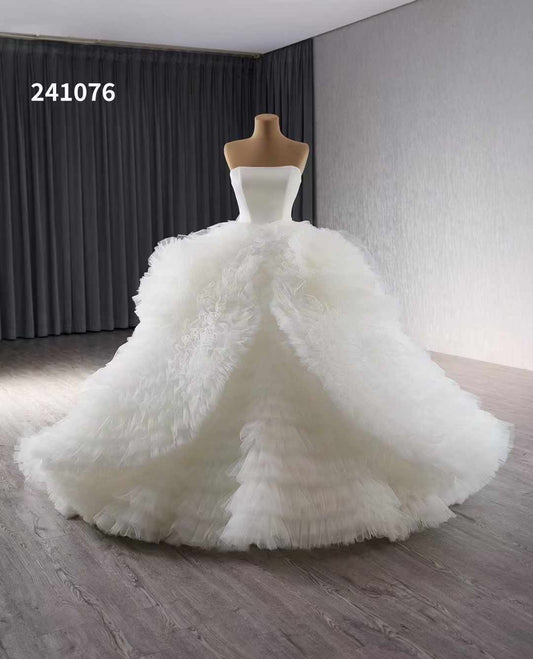 Luxury Model Ball Gown Sleeveless Wedding Dresses Tiered Lace Up Bridal Dress 241076