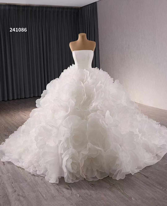 Luxury Model Straight Neck Sleeveless Flower Ball Gwon Wedding Dress 241086