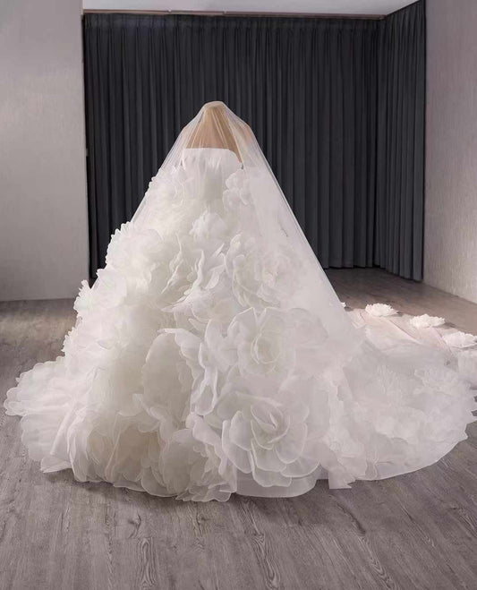 Luxury Model Straight Neck Sleeveless Flower Ball Gwon Wedding Dress 241086